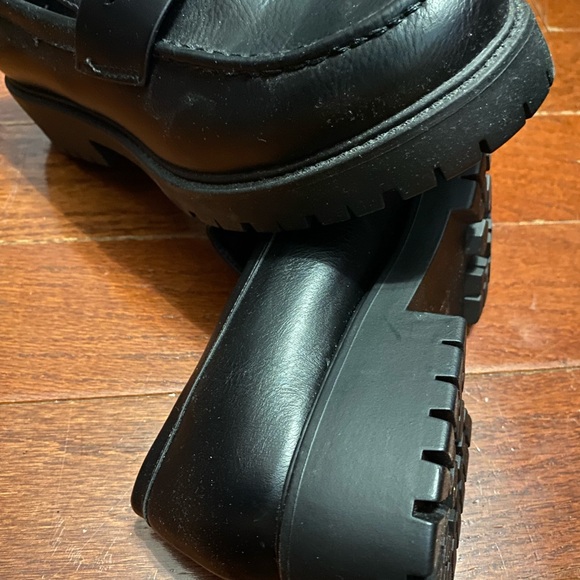 Women Slip on loafers aka penny loafers - Picture 6 of 6